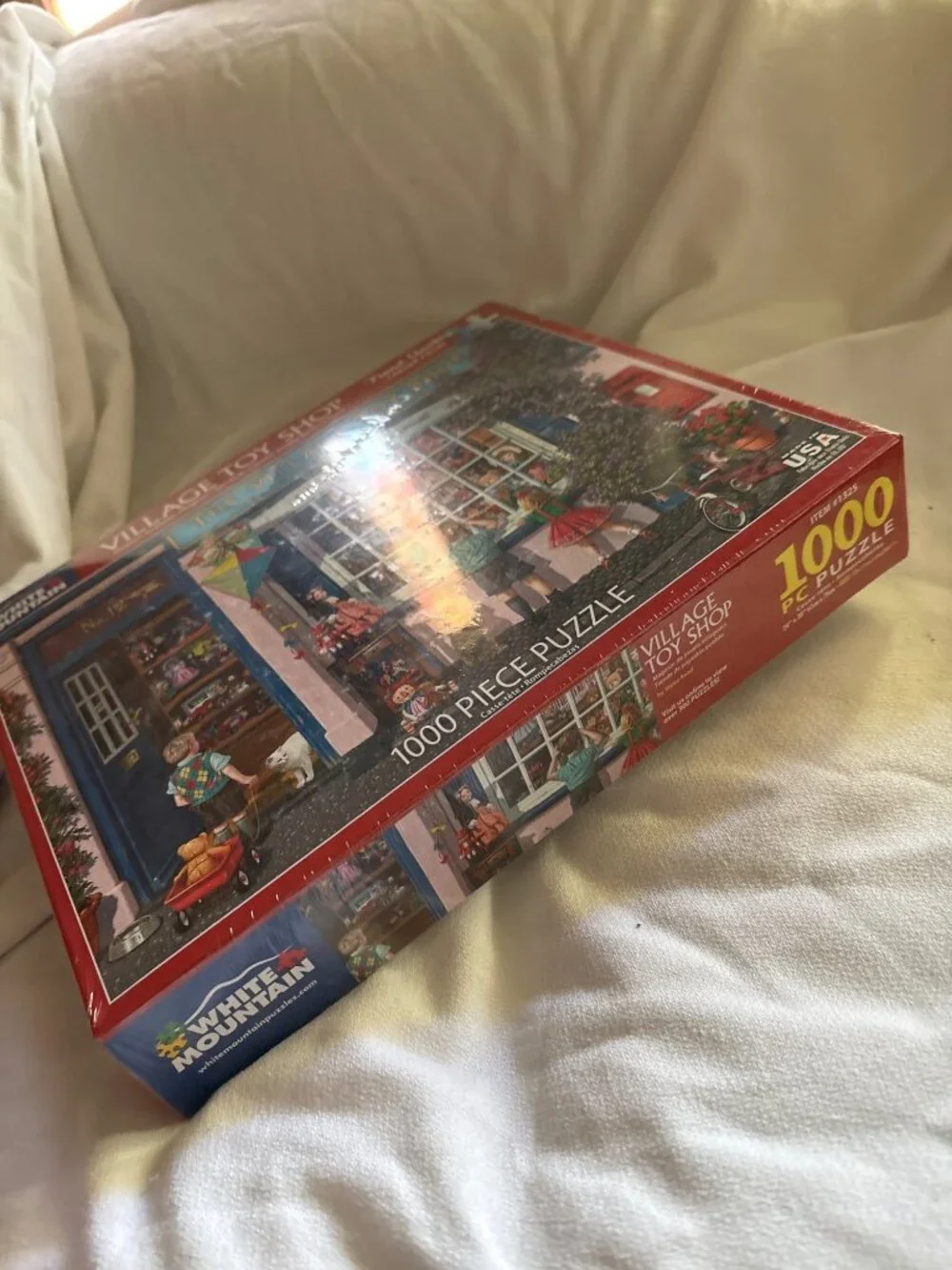 White Mountain Village Toy Shop 1000-Piece Jigsaw Puzzle Larger Pieces Made USA